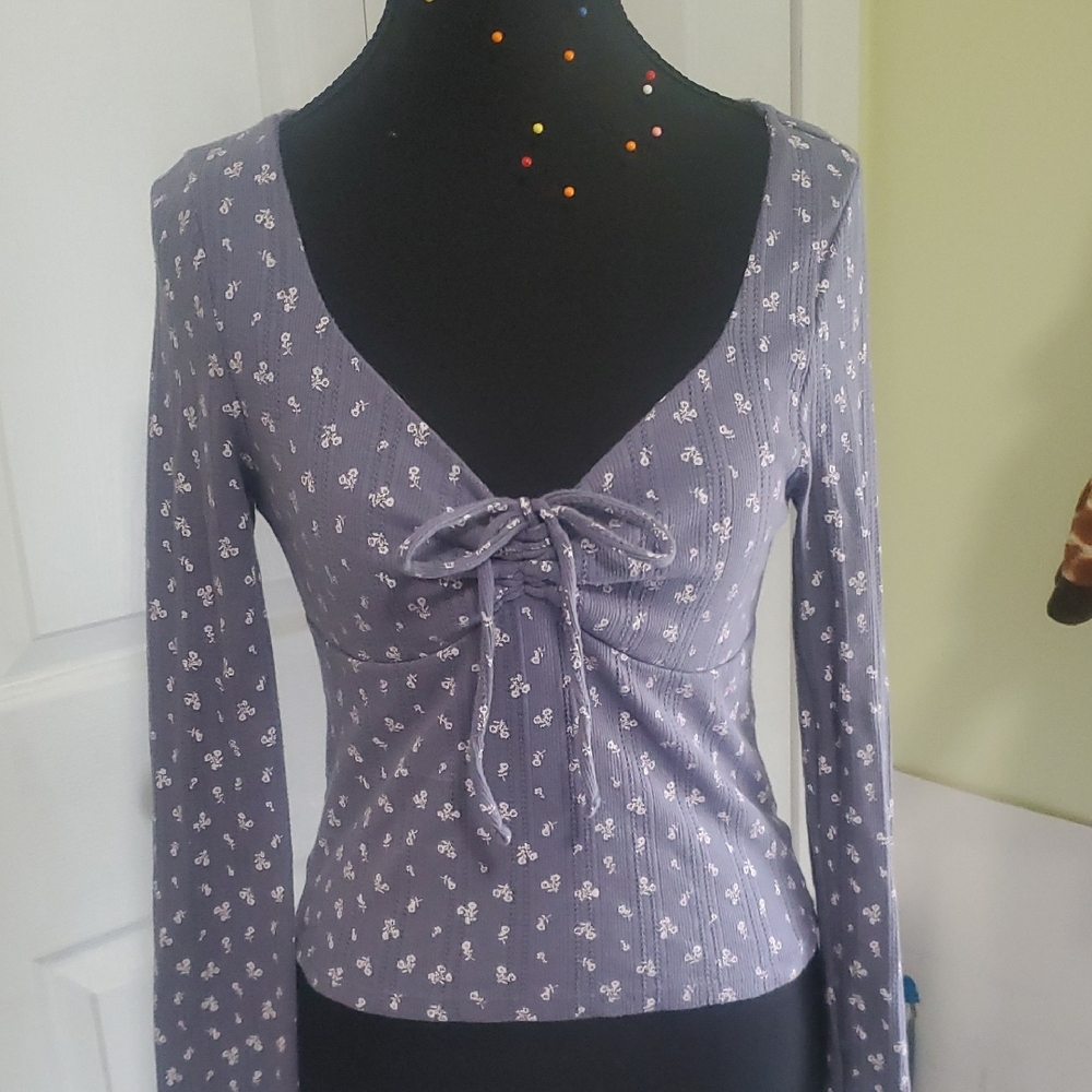 Aeropostale Lavender Floral Long Sleeve Top